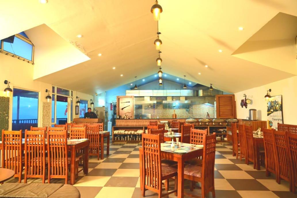 Aamod Resorts Dalhousie ! Luxury Cottage Resort Екстер'єр фото